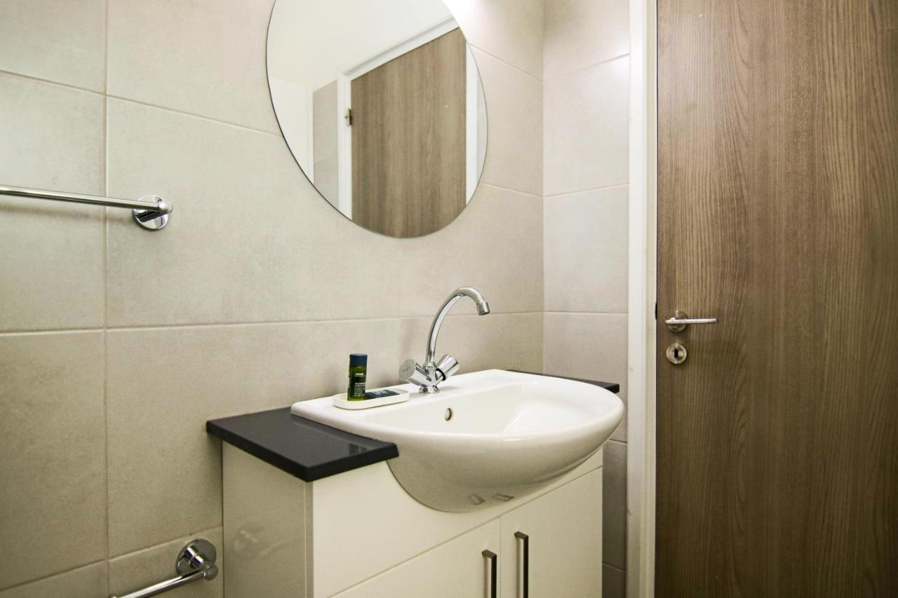 パ フォスPhaedrus Living: Seaside Luxury Flat Athina 115アパートメント エクステリア 写真
